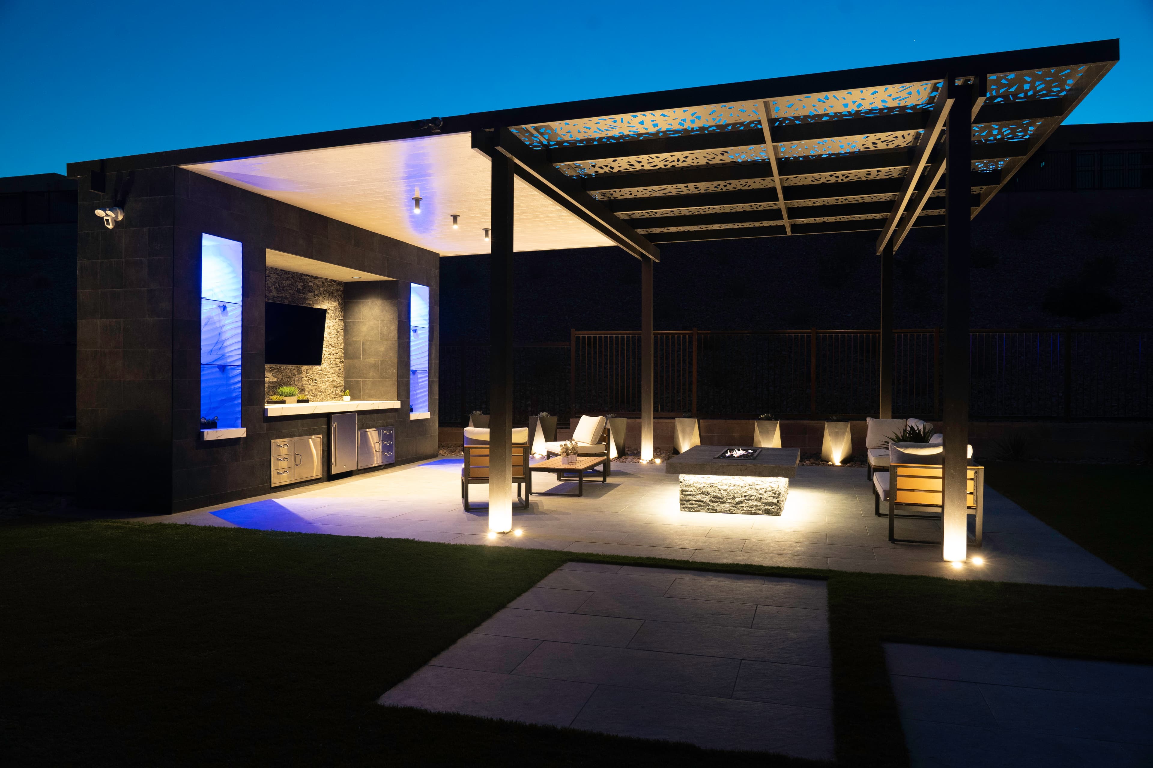 PATIO COVER FEATURED  - Photo 5