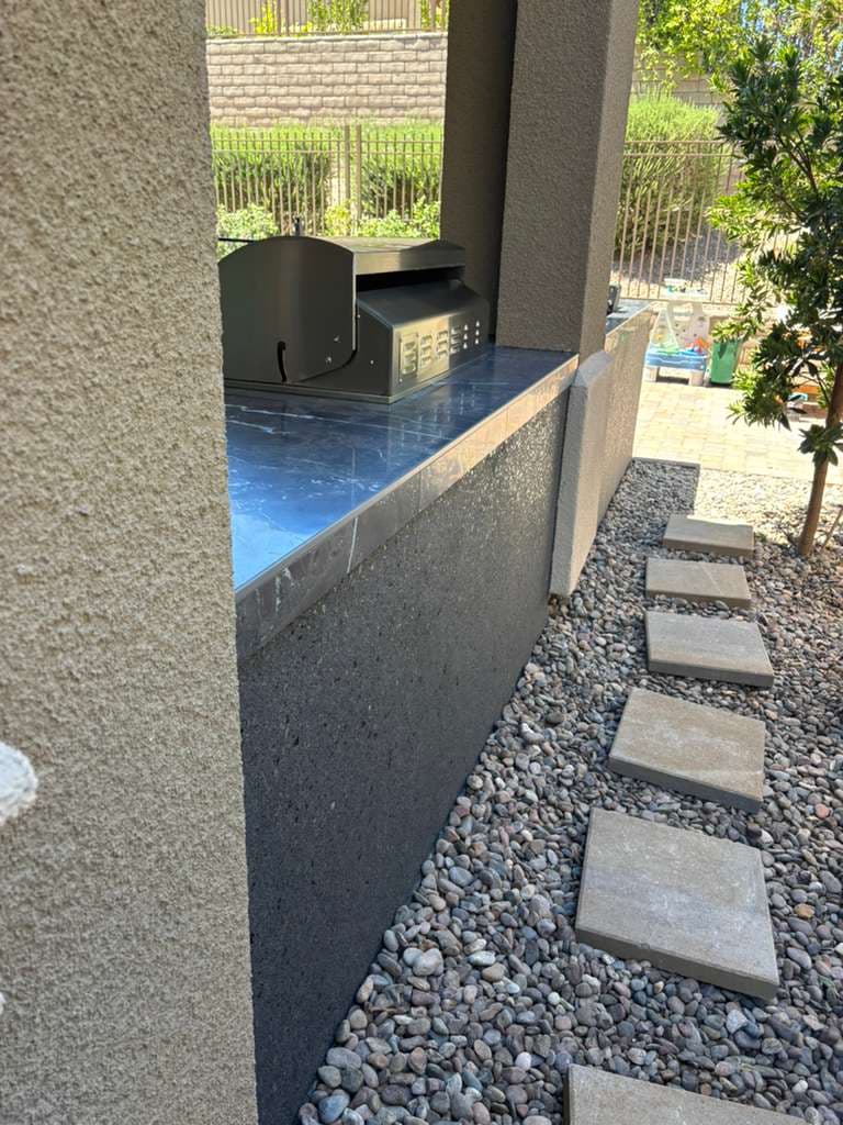 LINEAR/STRAIGHT  - Photo 3