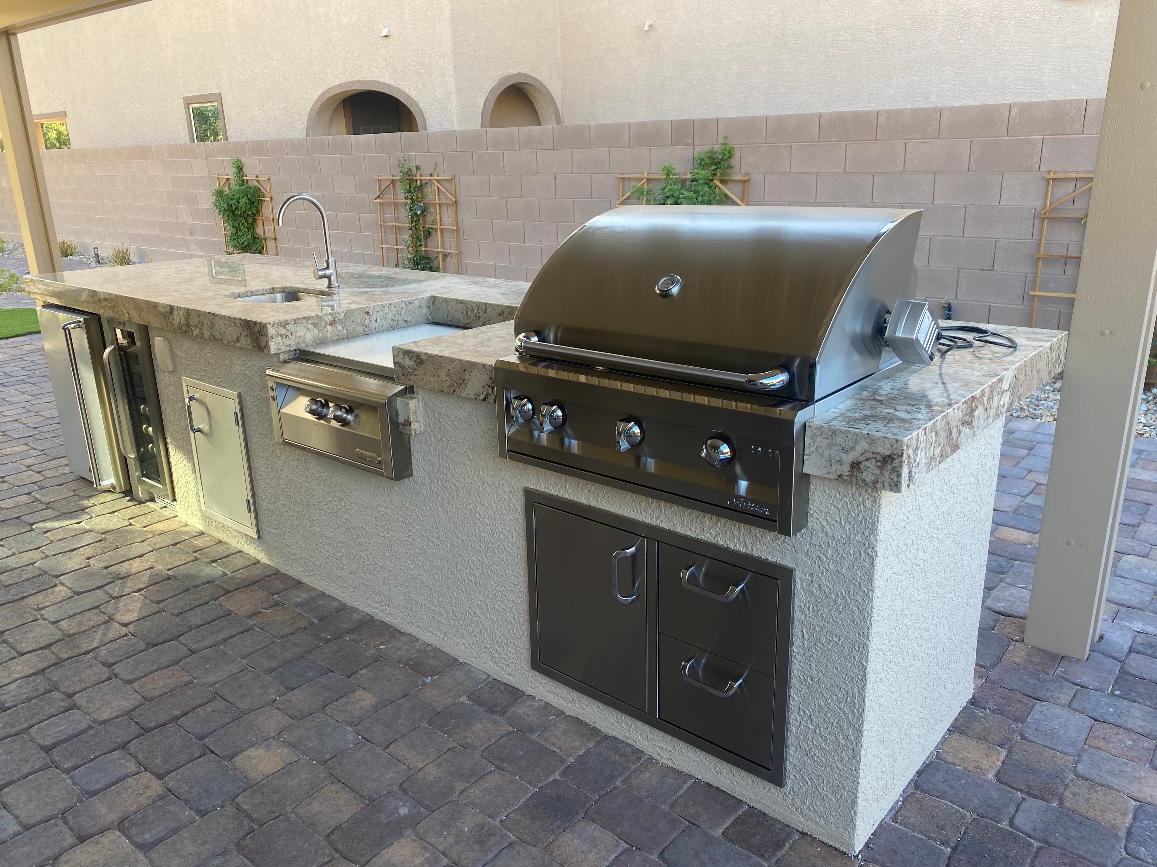LINEAR/STRAIGHT  - Photo 135