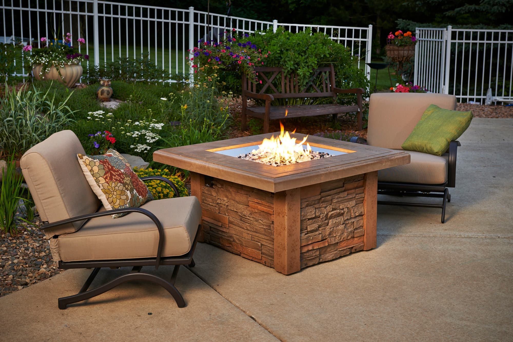 The Outdoor GreatRoom Company - Sierra Square Gas Fire Pit Table