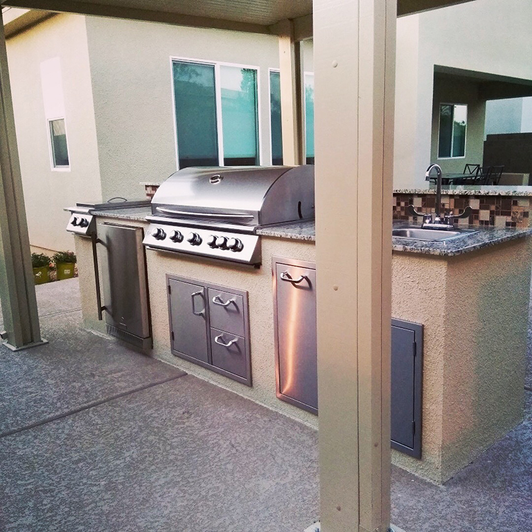 outdoor kitchen, outdoor kitchens, outdoor living, outdoor living space, outdoor living area, nevada, las vegas barbecues, las vegas barbecue grills, las vegas barbecue islands, barbecue islands, barbecue island, bbq island, bbq islands, custom outdoor kitchen, custom outdoor kitchens, grilling, grill, summertime, LV