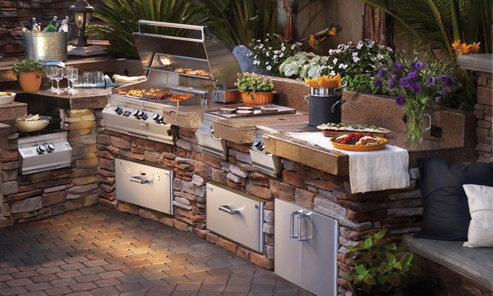 Custom Outdoor Kitchen Designs