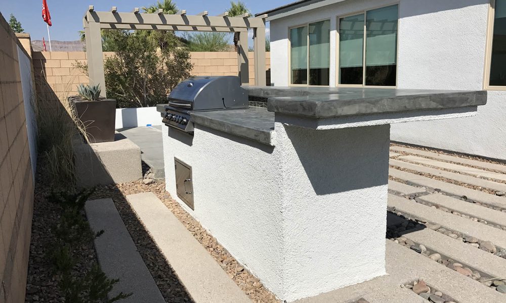 Custom Poured Concrete Outdoor Kitchen Counter-top – Built-in 32 Inch Summerset Barbecue Grill Custom Poured Concrete Outdoor Kitchen Counter-top - Built-in 32 Inch Summerset Barbecue Grill